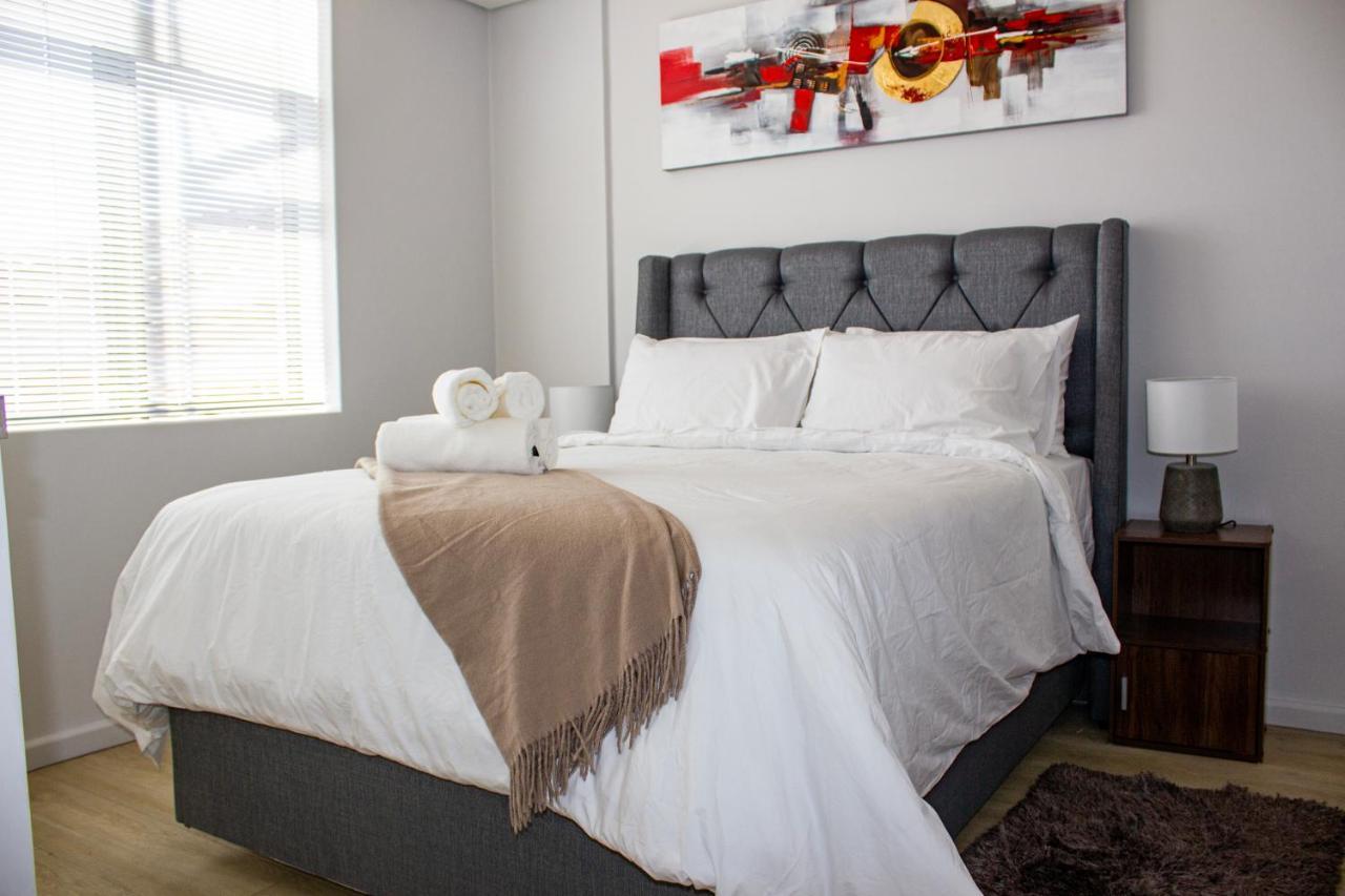 Chic, Central, Family & Group Stay - Stylish 2 Ensuite Bedroom Apartment With Spacious Balcony ケープタウン エクステリア 写真