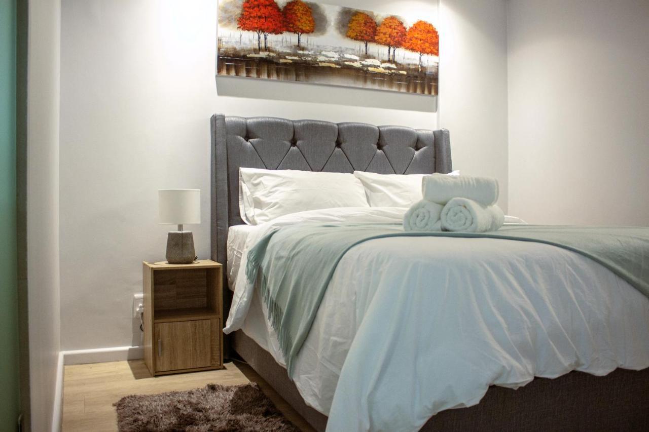 Chic, Central, Family & Group Stay - Stylish 2 Ensuite Bedroom Apartment With Spacious Balcony ケープタウン エクステリア 写真