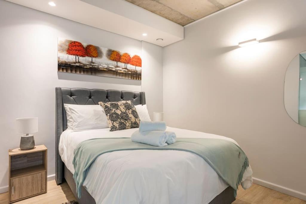 Chic, Central, Family & Group Stay - Stylish 2 Ensuite Bedroom Apartment With Spacious Balcony ケープタウン エクステリア 写真